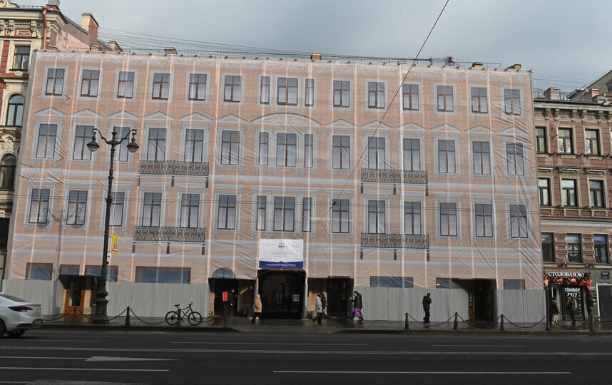    Невский пр., 108. Год постройки: 1862, стиль: эклектика. В этом доме в зубо-врачебном кабинете была одна из явочных квартир ЦК и ПК РСДРП. Здесь в апреле-мае 1906 г. состоялся ряд встреч В.И. Ленина с сотрудниками большевистских газет и журналов и с другими партийными работникамиИгорь Акимов