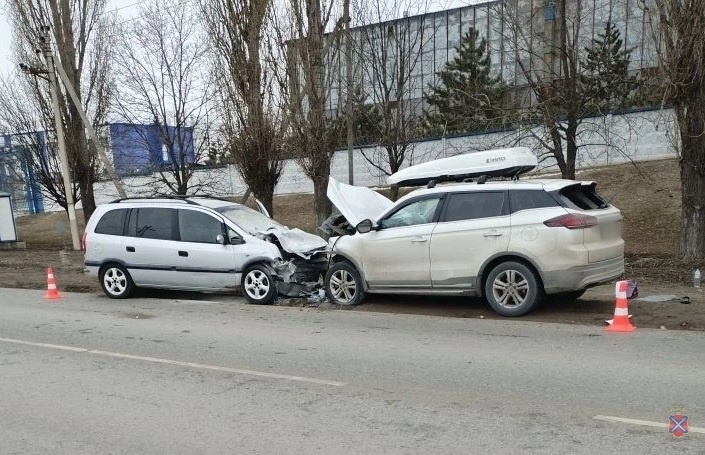    На месте ДТП (фото: ГУ МВД России по Волгоградской области)
