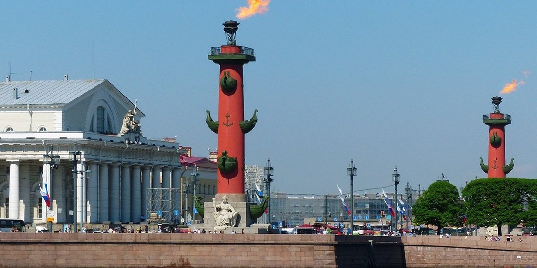 Тайна Петербурга: что внутри Ростральных колонн?