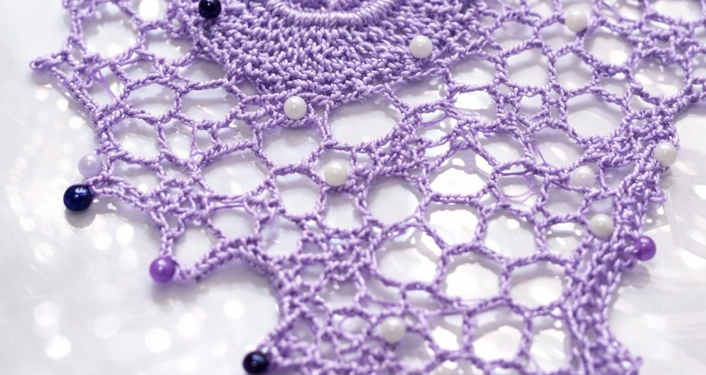 Нерегулярная сетка ирландского кружева: дизайн или «рваные колготки»?