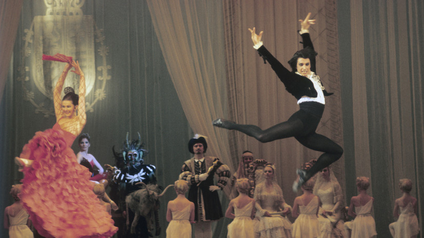     Сцена из балета Минкуса «Дон Кихот». Государственный академический Большой театр, 1974 год РИА Новости Александр Макаров