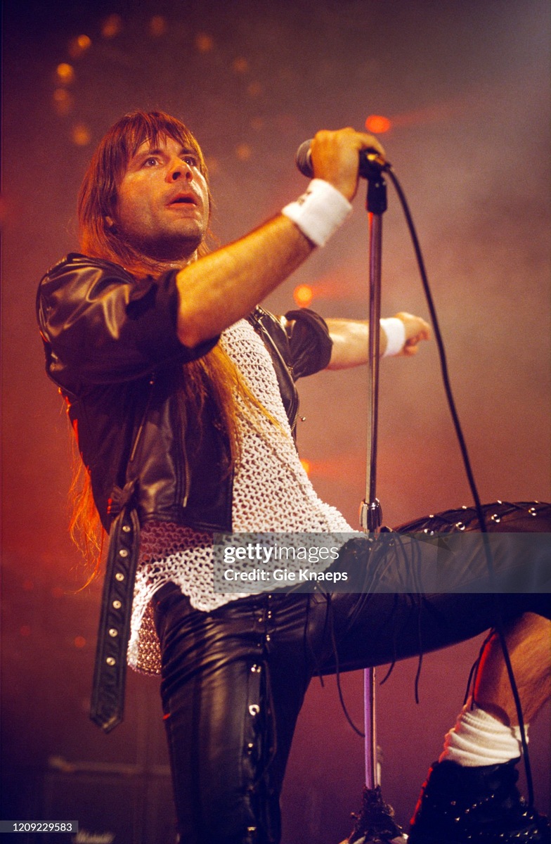 Брюс Дикинсон во время Fear Of The Dark Tour (1992). Фото из открытых источников.