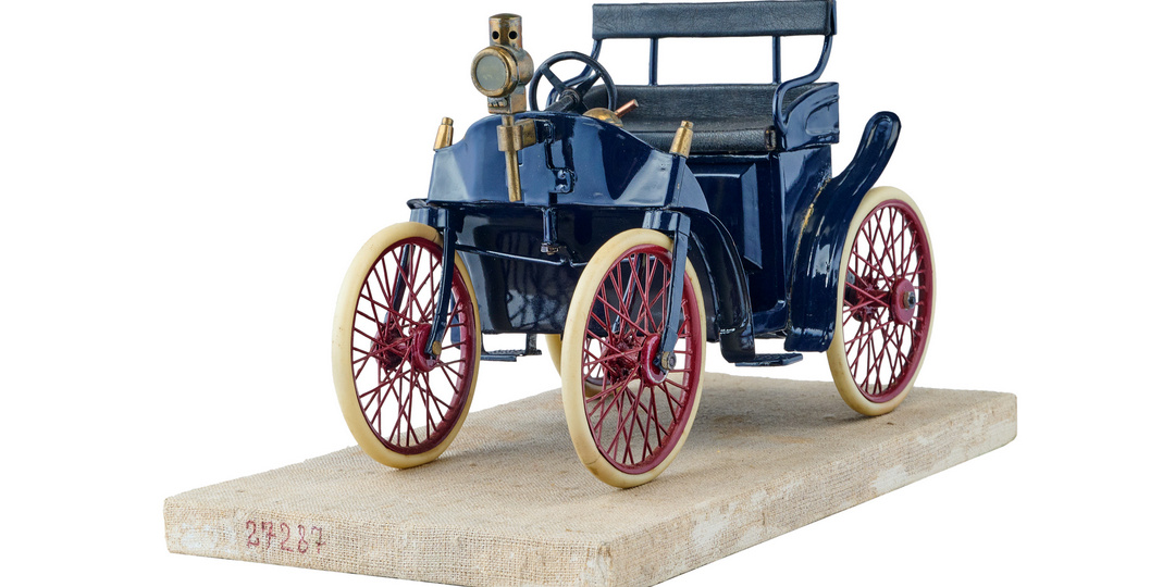 Модель легкового автомобиля Бориса Луцкого