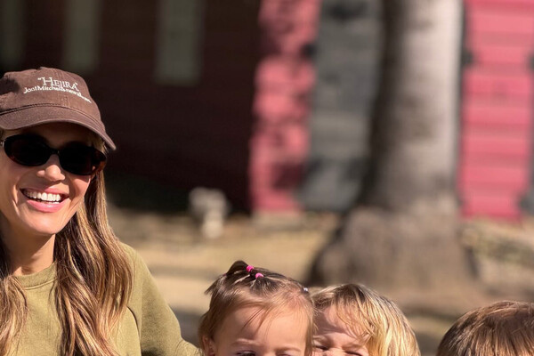 mandymooremm/Instagram   📷