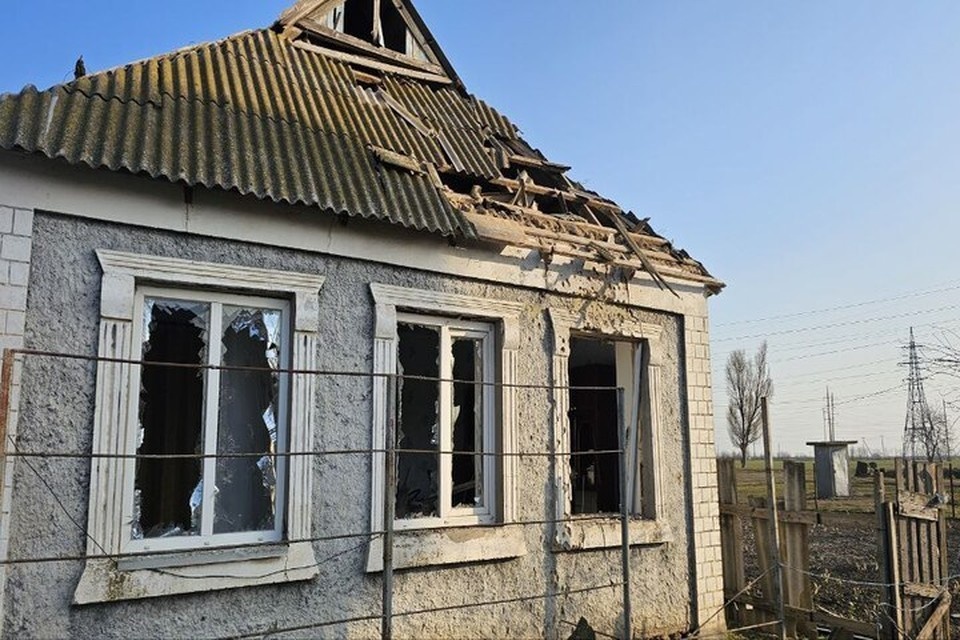    Дрон ВСУ повредил дом в Дудчино. Фото: тг-канал Павла Филипчука
