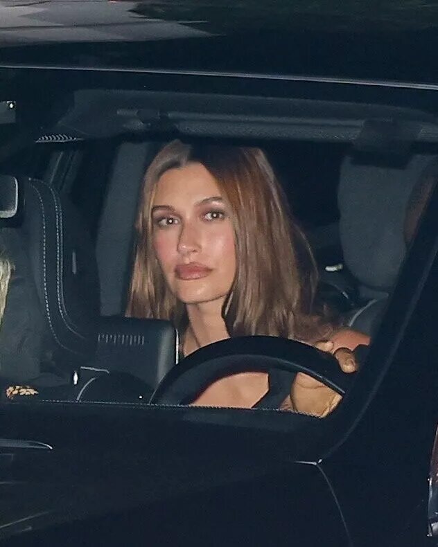    Хейли Бибер