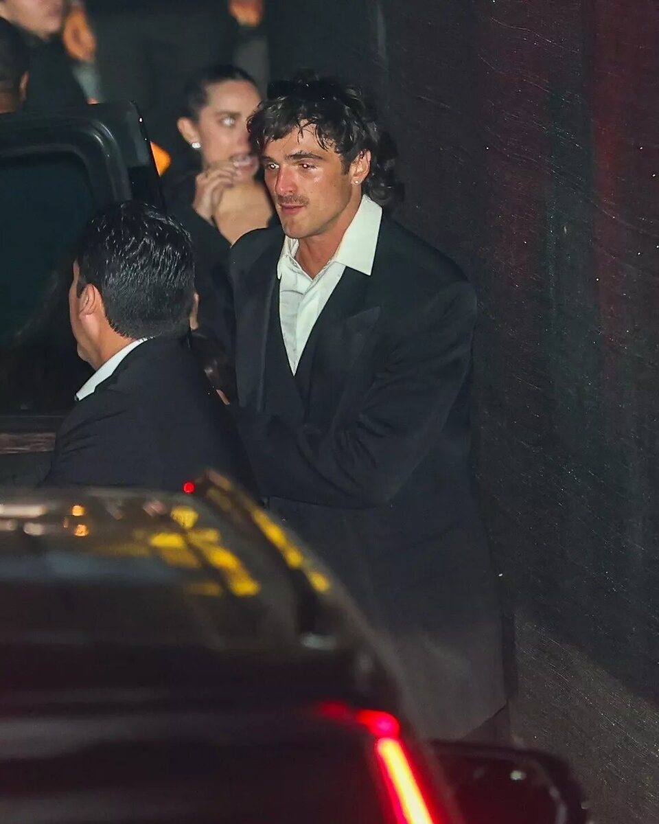 Джейкоб Элорди📷
