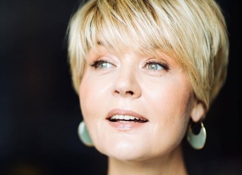     Юлия Меньшова