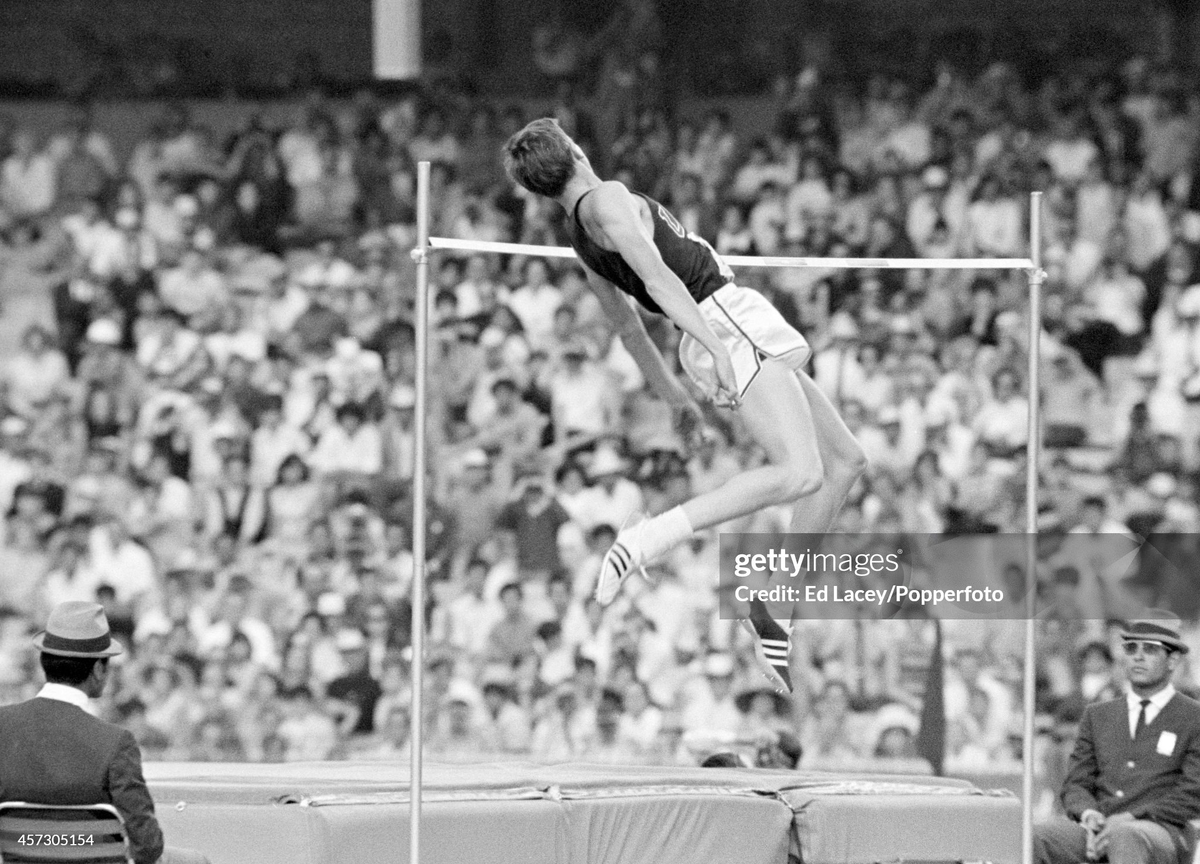 Прыжок Фосбери 20 октября 1968 года. Все изображения принадлежат их авторам, и приведены в ознакомительных целях.