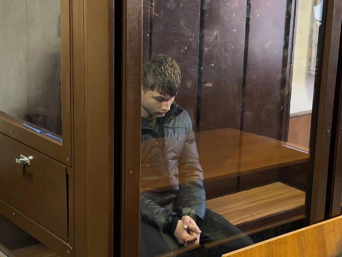 Даниил Секач в зале суда. Обложка © Life.ru