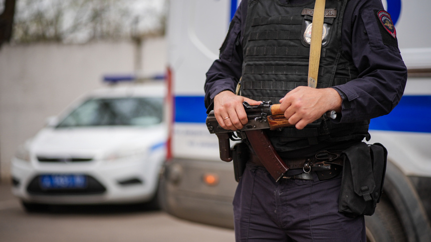    Фото: ИЗВЕСТИЯ/Сергей Лантюхов; Telegram/Следком Крыма и Севастополя/sledcomcrimea; 5-tv.ru