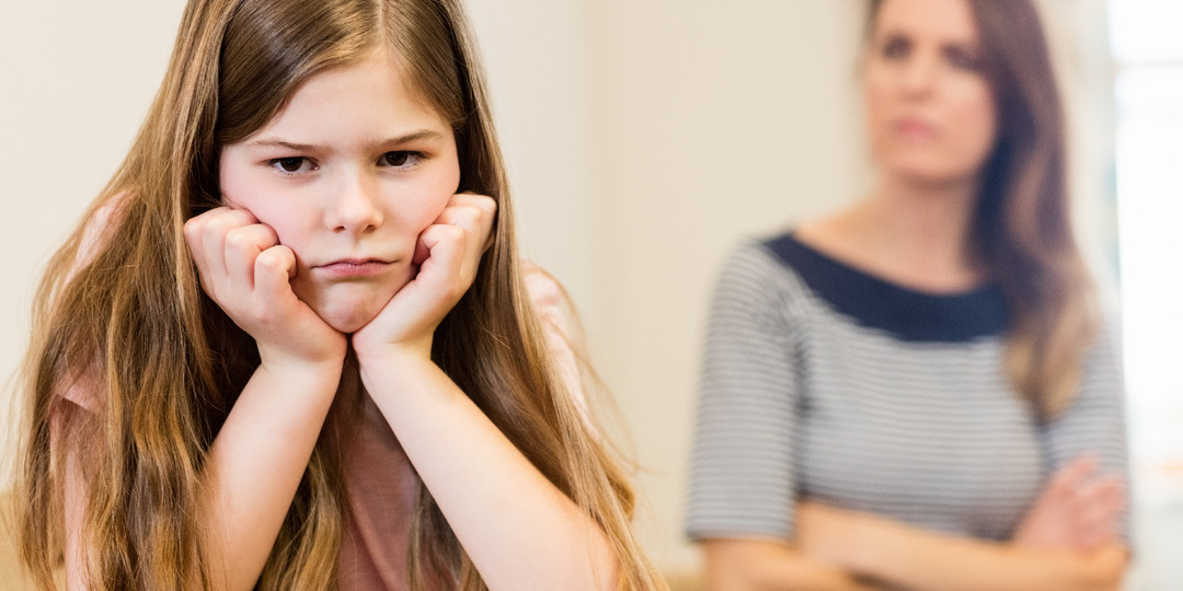 «Мама себя ругает – и я буду»: 3 шага, чтобы перестать критиковать себя и не передать эту привычку детям