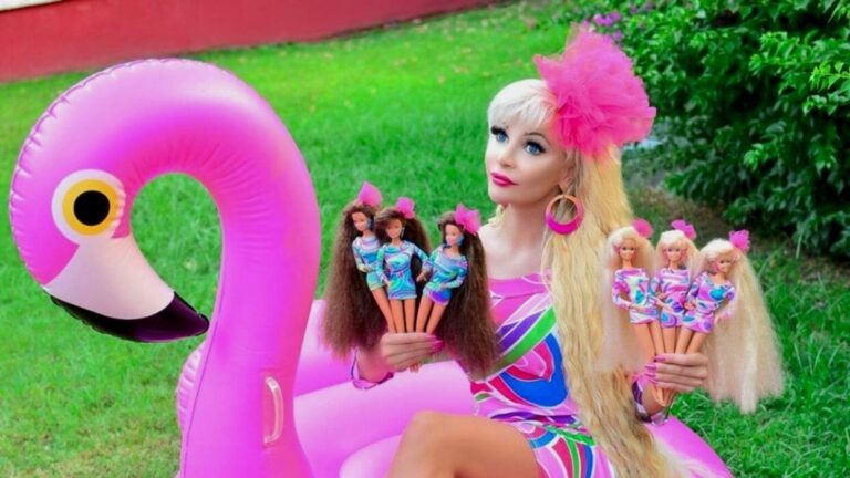    Иллюстрация к материалу: Сколько стоят первые Барби: коллекционер о ценности кукол