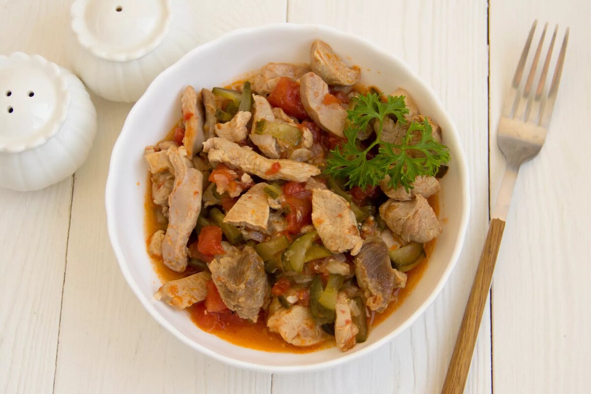 Азу из индейки с овощами