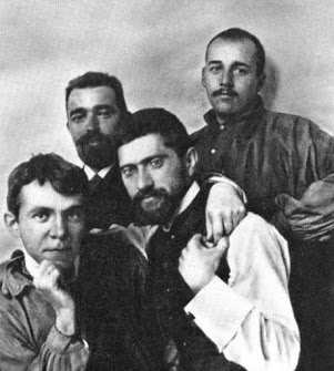 Слева направо: друзья на всю жизнь — Владимир Щуко, Василий Соколов, Николай Лансере и Александр Таманян. Источник