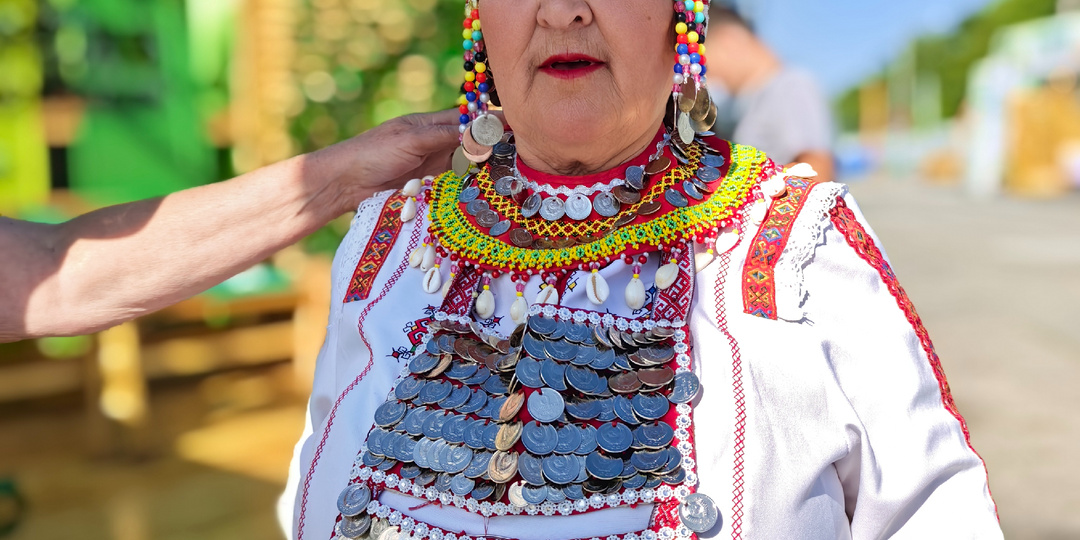 Испанские монеты в чувашской глуши:Откуда на груди у наших прабабушек бралась валюта со всего мира?