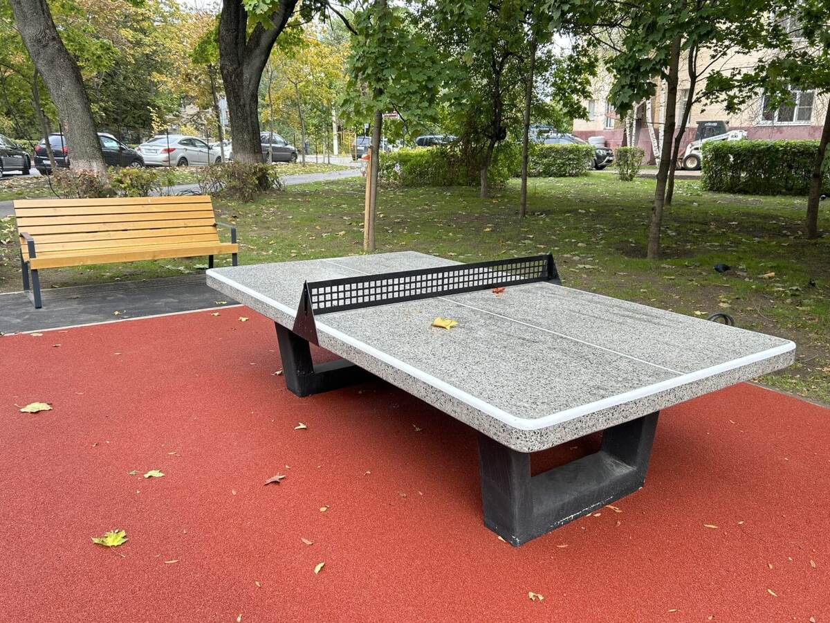 Уличный бетонный тенисный стол