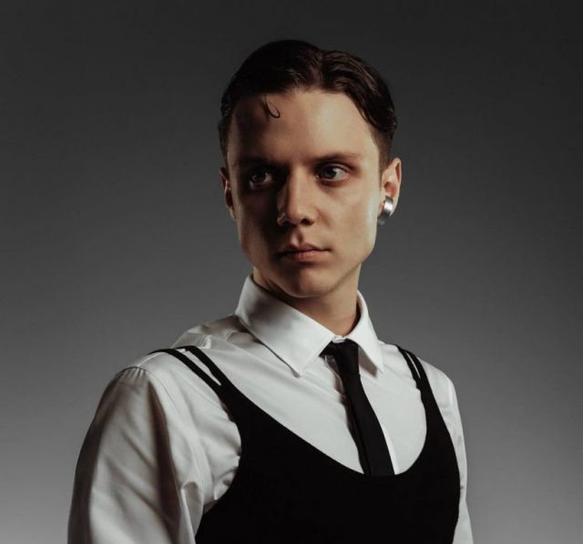    Ваня Дмитриенко. Фото: @zelenin.vl / @dmitrienko_vanya (Instagram*)