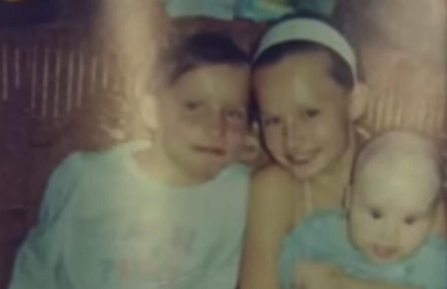 Диана, старшая сестра Оксана и младшая Соня. Фото: соцсети