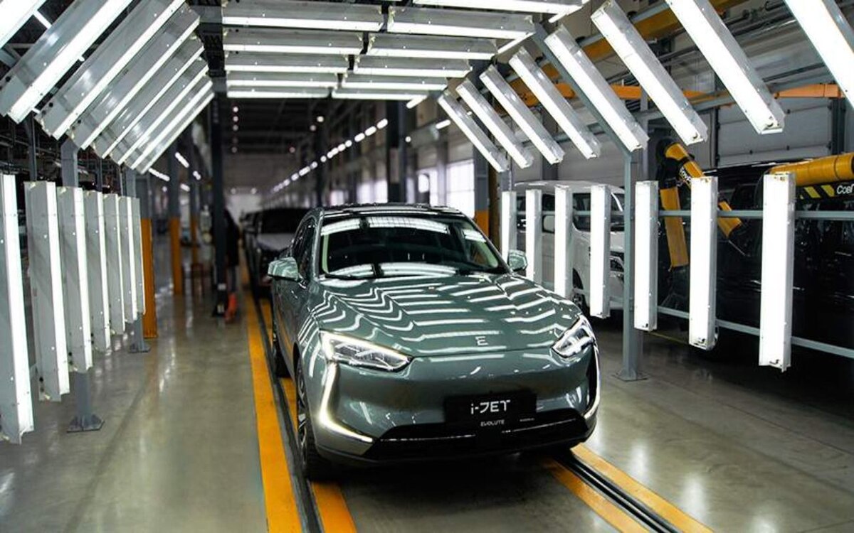    «Моторинвест» в Липецкой области остановил выпуск электрокроссовера Evolute i-Jet фото: пресс-служба Evolute