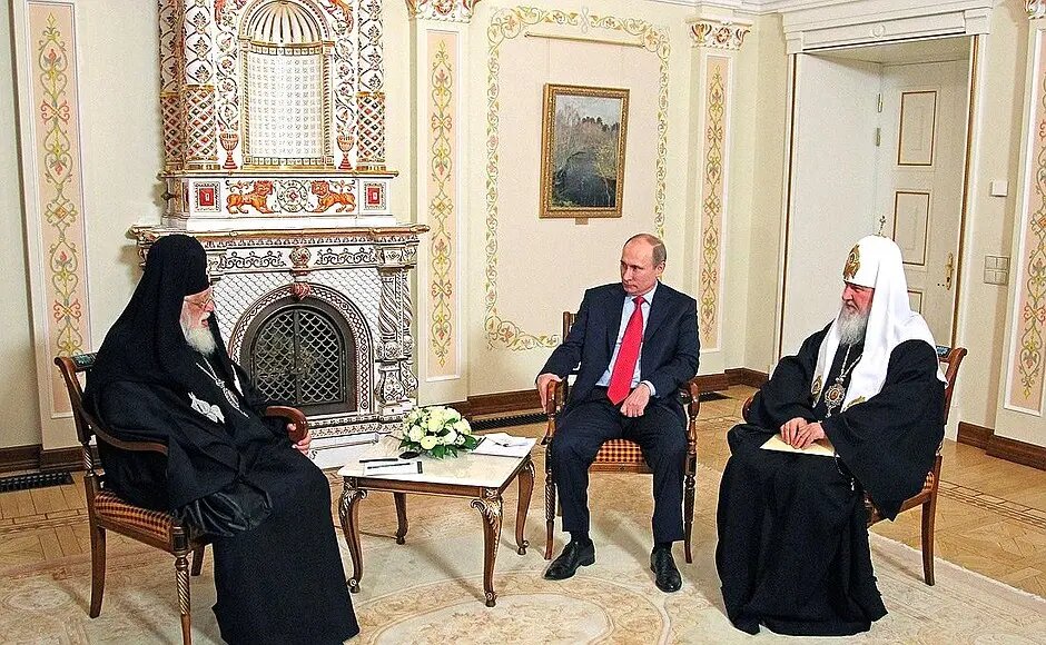    Встреча с католикосом-патриархом всея Грузии Илиёй II (слева), 2013 год. Фото: Кремль