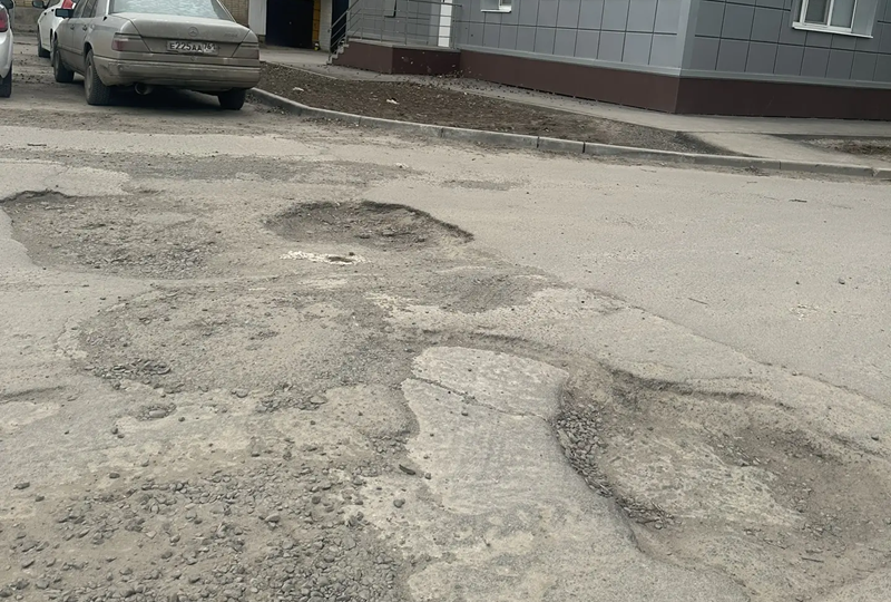 Ремонт дороги к станице Терновской, о которой говорил губернатор Слюсарь, доверили бизнесмену Араику Галеяну