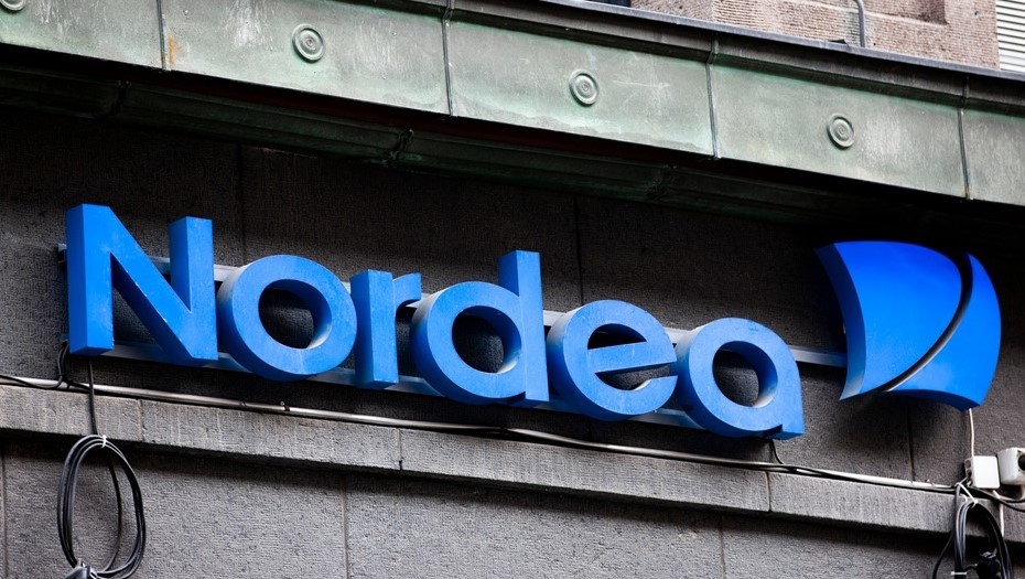    Вывеска банка Nordea. Хельсинки, Финляндия. Автор фото: Karolis Kavolelis / Shutterstock / FOTODOM