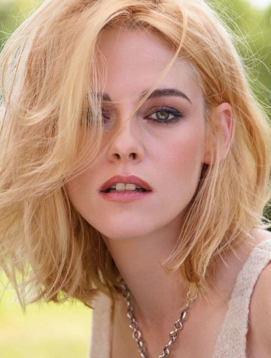 Кристен Джеймис Стюарт, американская актриса. Родилась 9 апреля 1990 года (36 лет)