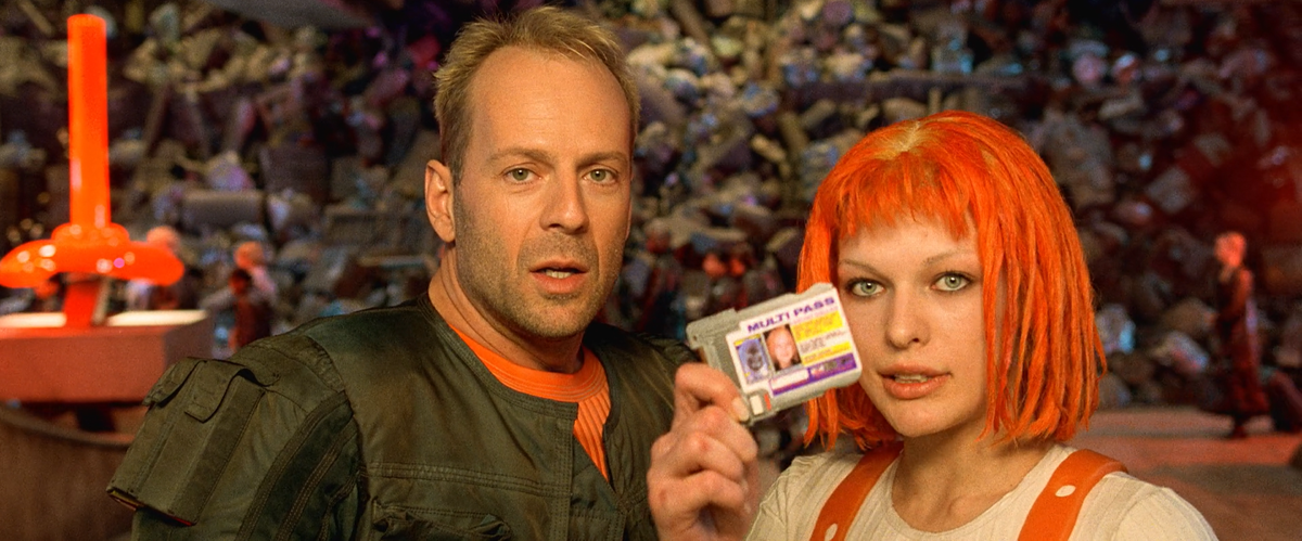 Кадр из кинофильма "Пятый элемент", 1997 г., режиссер Люк Бессон, сценаристы Люк Бессон, Роберт Марк Кэмен, композитор Эрик Серра (скриншот)