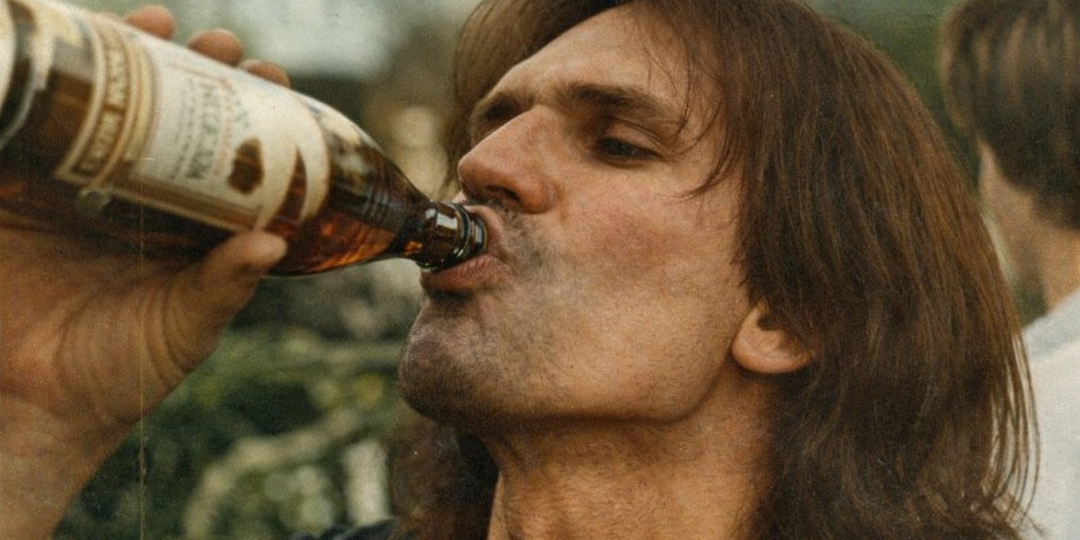 ТОП-5 самых крепких алкогольных напитков СССР, которые валили с ног