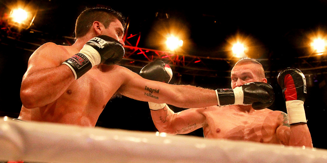 Усик против Верхувена: кикбоксер без поражений вызывает на бой короля бокса!