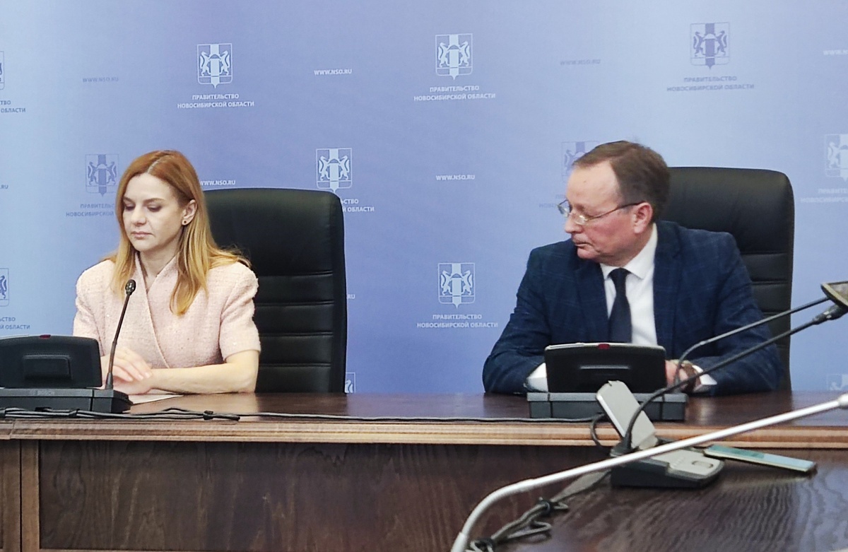 Юрий Шмидт (справа). Фото newsib.net.