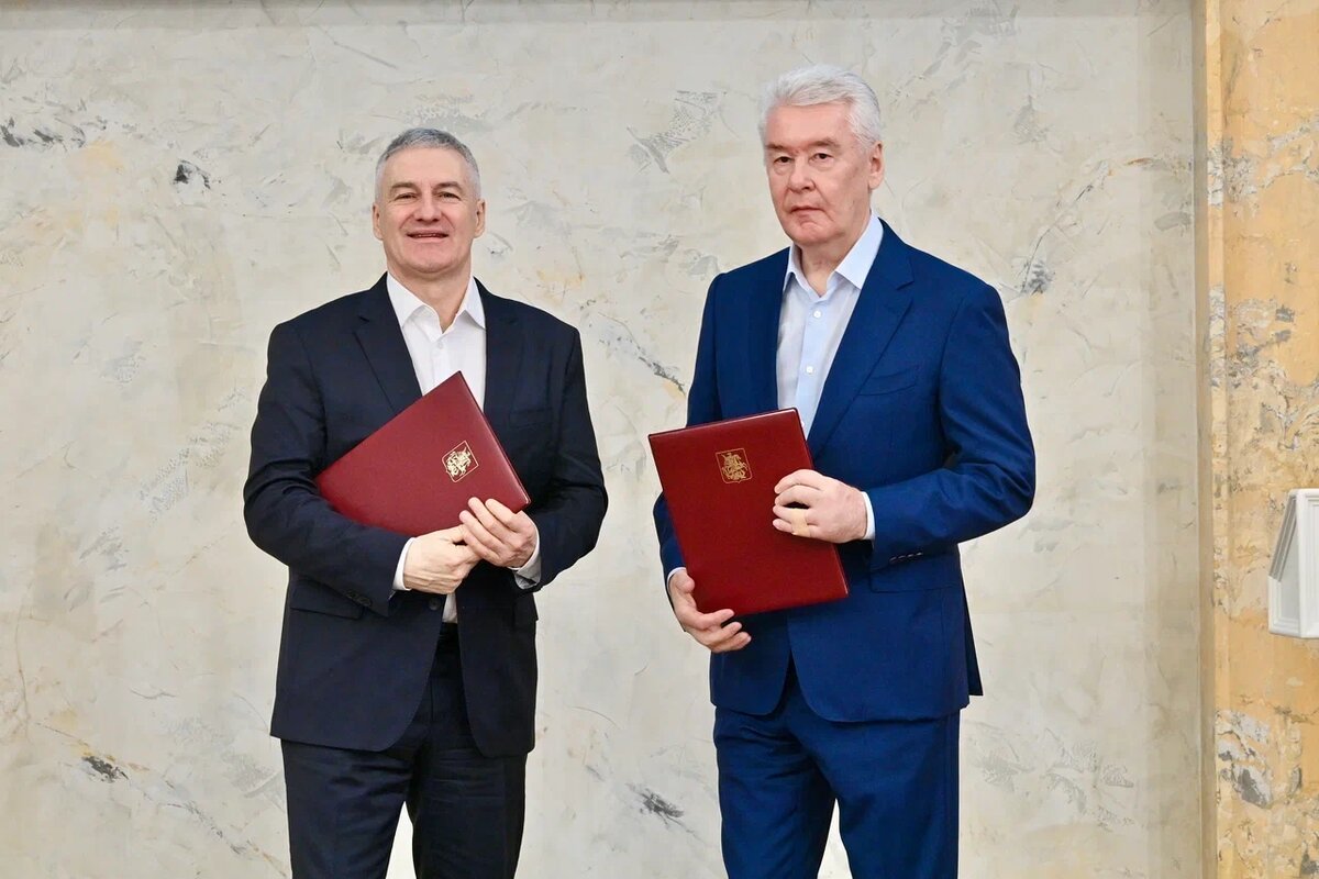    Артур Парфенчиков и Сергей Собянин. Фото: "Республика"/ Оксана Кудряшова