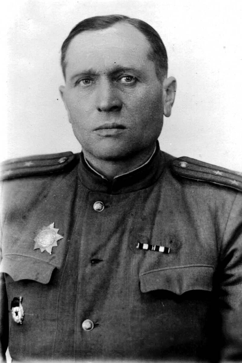 Гвардии полковник Добровольский Михаил Игнатьевич. Фото по случаю награждения орденом Богдана Хмельцкого 2-й степени. Источник: портал "Память народа"