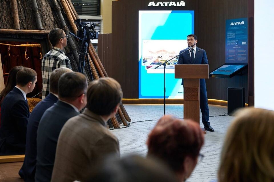    Открытие проектного офиса Президентского фонда культурных инициатив в Горно-Алтайске. Источник: t.me/asprokopyev