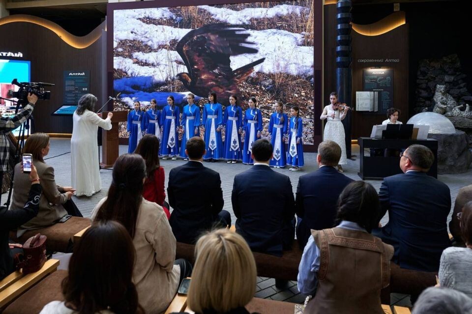    Открытие проектного офиса Президентского фонда культурных инициатив в Горно-Алтайске. Источник: t.me/asprokopyev