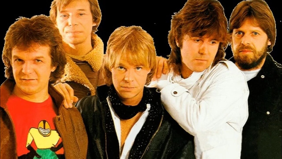 "Secret Service" (с англ. — "Тайная служба") — шведская поп-группа, основанная в 1979 году. В 1980-е годы группа приобрела широкую известность с хитами Oh Susie, Ten O'Clock Postman и Flash In The Night в ФРГ, Франции, а также в Японии и странах Южной Америки. Особую популярность группа снискала в СССР, вплоть до смерти в 2023 году Тима Норелла, клавишника группы и автора музыки подавляющего большинства песен, группа активно гастролировала по постсоветскому пространству. Большинство песен группы было написано Тимом Нореллом (музыка) и Бьорном Хокансоном (тексты). Часть текстов написана вокалистом основного периода творчества группы Улой Хоканссоном под псевдонимом Oson, взятым из-за созвучия с фамилией основного автора текстов Бьорна Хокансона