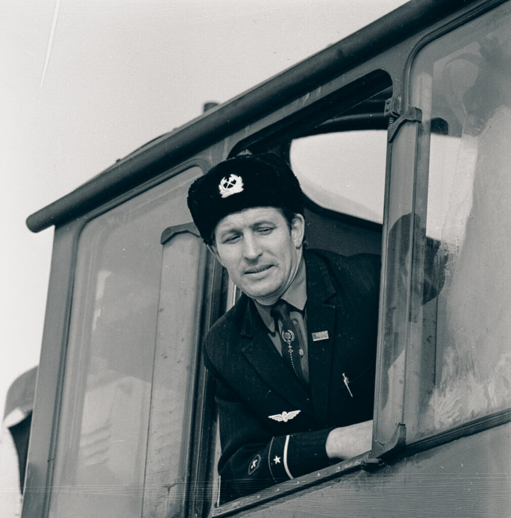 1971 год. Перевозка в Норильск первой руды «Комсомольского»📷

📷
