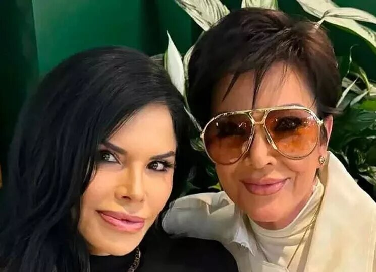    Лорен Санчес и Крис Дженнер вышли в свет в парных образах