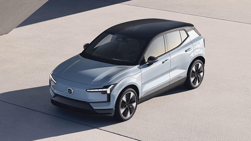    На фото: актуальный кроссовер Volvo EX30