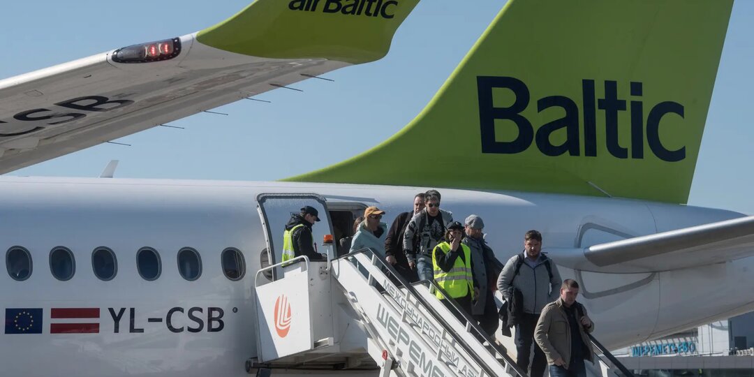 Латвийская airBaltic в январе-феврале увеличила перевозки пассажиров на 4,5%