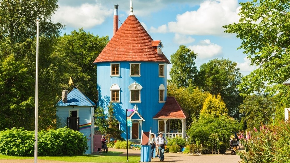 Автор фото: umikem / Shutterstock / FOTODOM. Тематический парк "Страна муми-троллей" в Наантали (Финляндия).