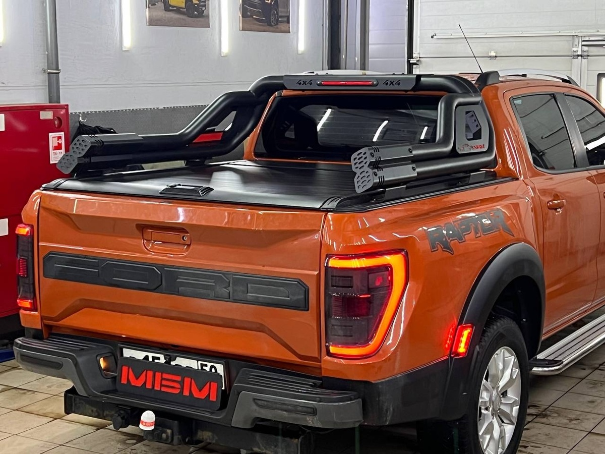 Пикапы давно перестали быть просто рабочими лошадками для фермеров и строителей. Сегодня это стильные и функциональные автомобили для активного образа жизни: на них ездят в город, на природу, используют для бизнеса. Мы помогаем раскрыть потенциал пикапа — предлагаем и устанавливаем дополнительное оборудование, которое делает машину удобнее, безопаснее и выразительнее.