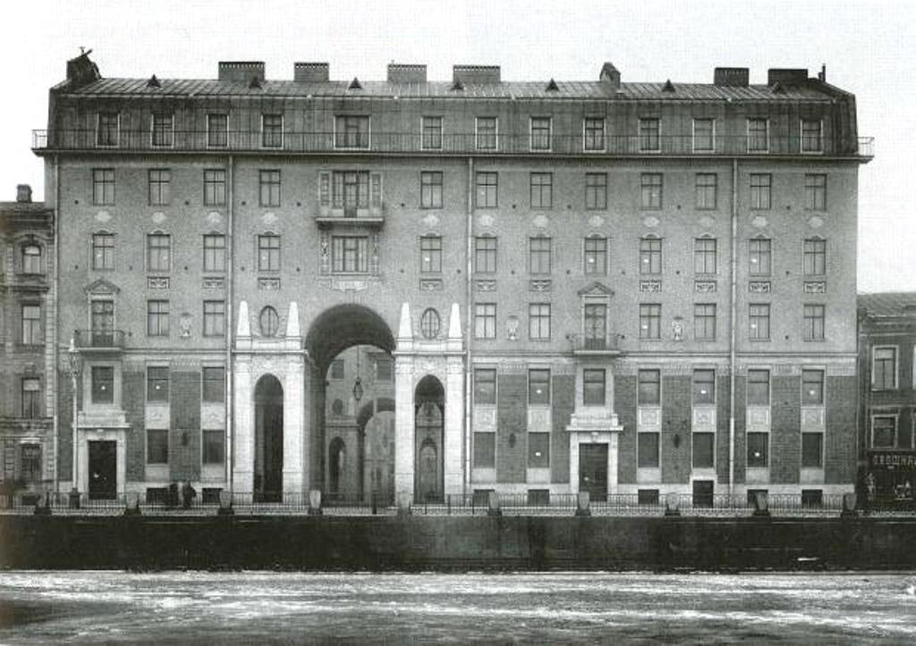 Вид сос тороны Фонтанки. Фотография взята с сайта citywalls.ru