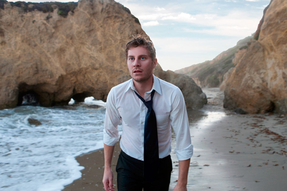 Мы не хотим ехать в офис для мозгового штурма (это долго и утомительно), но и сидеть перед экраном с унылыми коллегами тоже не хотим