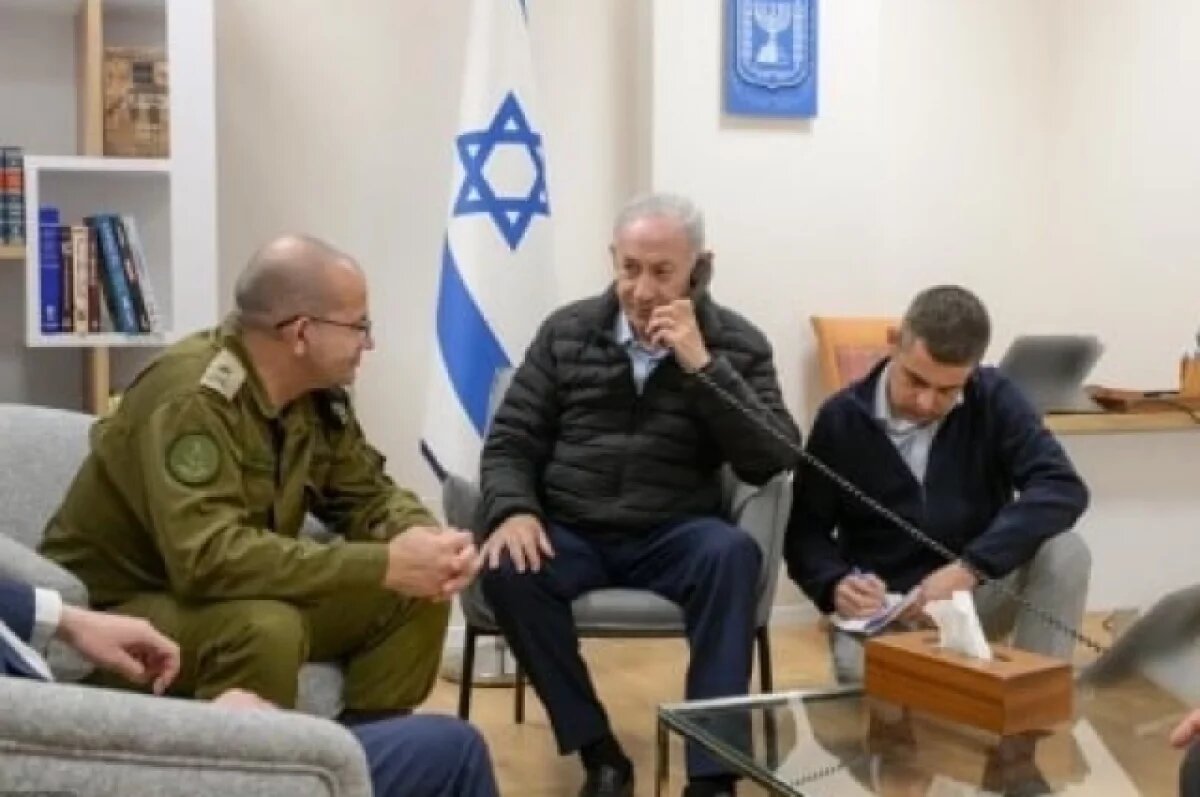    Офис премьера Израиля опубликовал фото Нетаньяху после слухов о его смерти