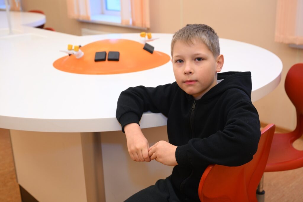 Кирилл на экскурсии в Президентском кадетском училище. Фото: «Республика»/Сергей Юдин  📷
