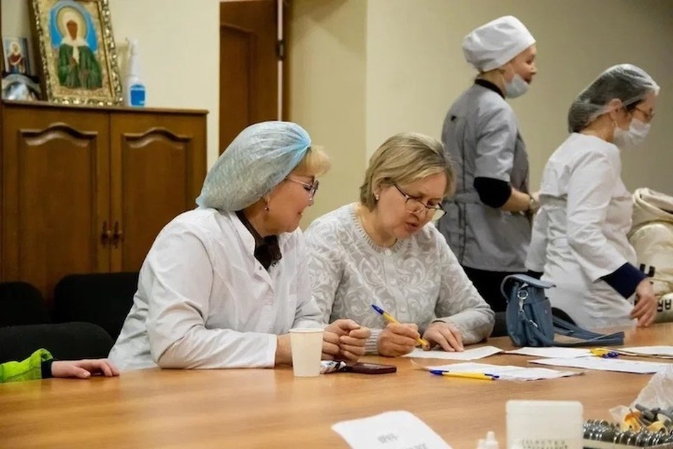    Медработники считают храмы многолюдными местами, именно поэтому проще заинтересовать тех, кто обычно не доходит до поликлиники. Фото: Данил Иванов
