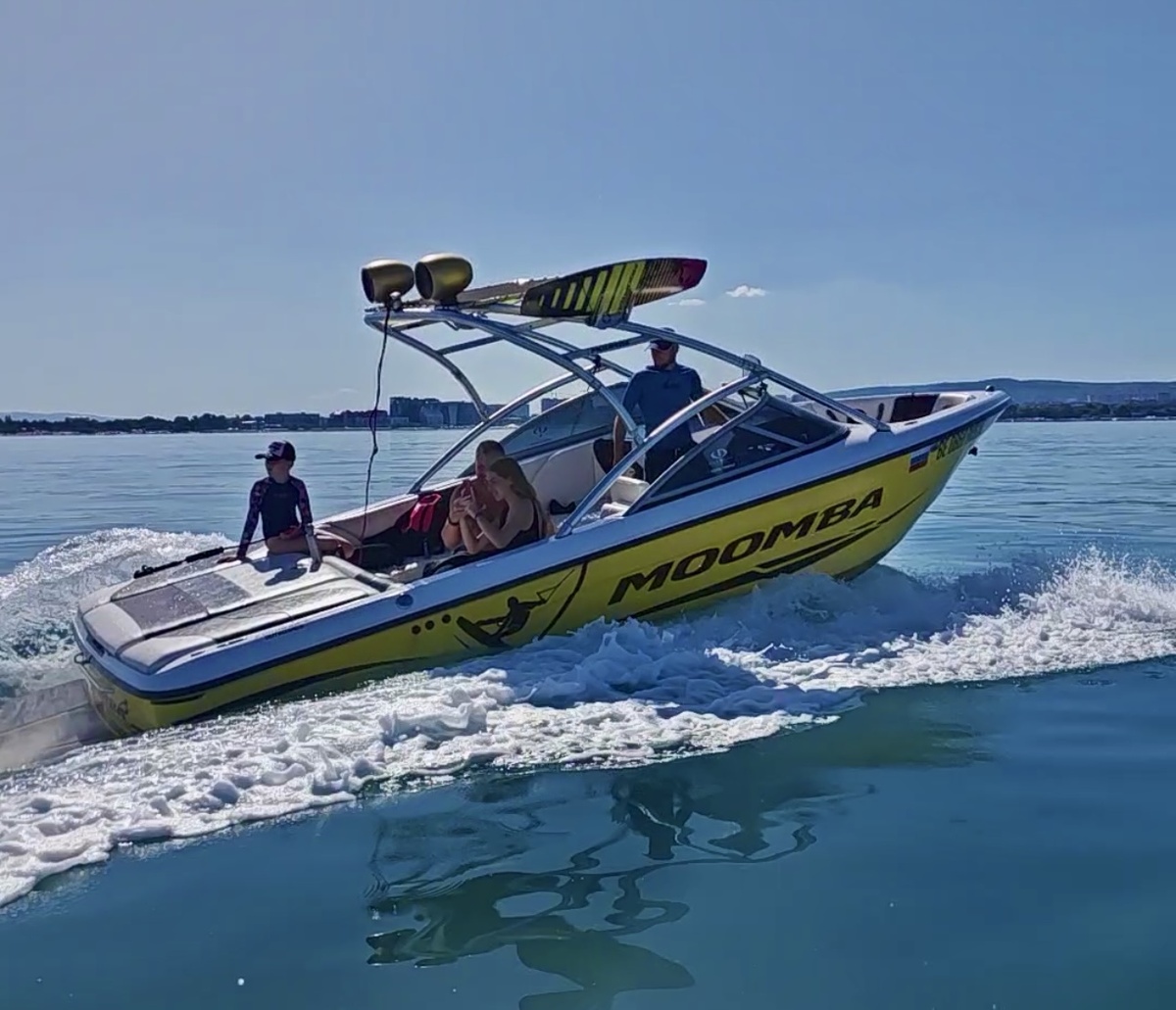 Аренда катера на вейксерфинг в Анапе, 89624440511