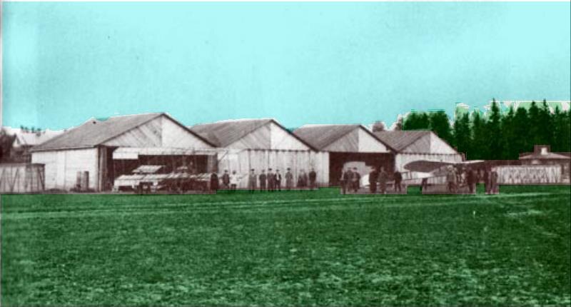 Аэродром Гатчинский авиашколы.